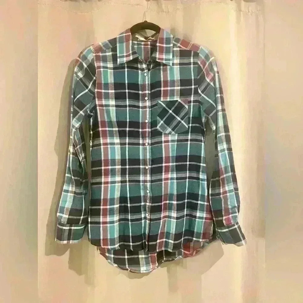 Women’s Plaid Maurice’s Button-Down